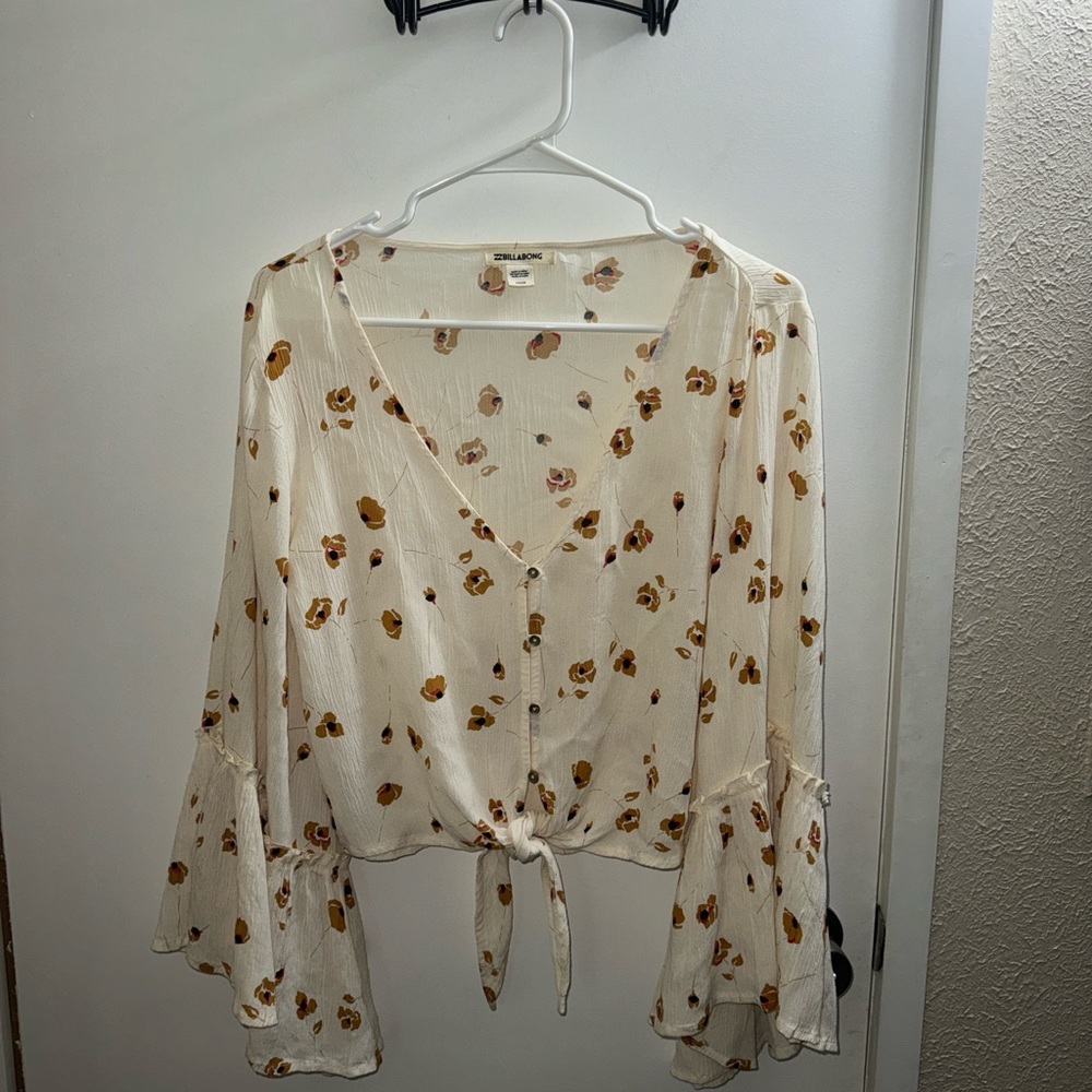 Billabong floral top💘